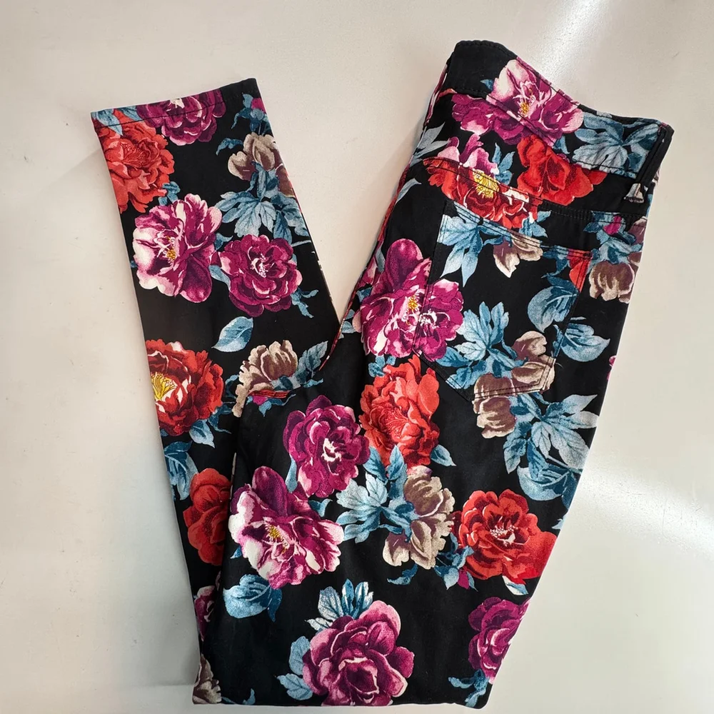 Chico's Women's 1R US 8R Multi Denim Jean Regal Floral Rose Jegging Pants NWT - Picture 4 of 14